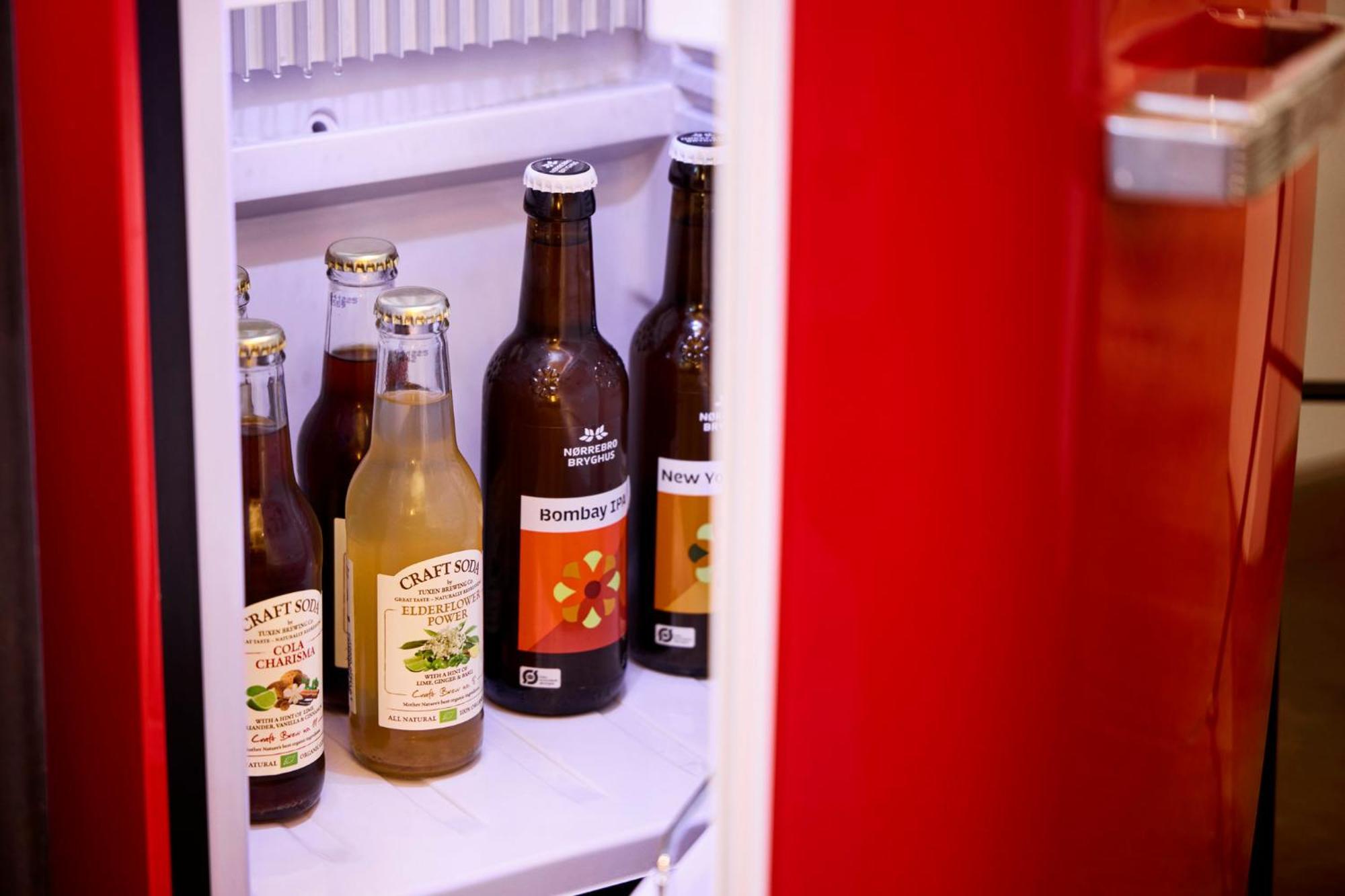 Manon Les Suites Guldsmeden Κοπεγχάγη Εξωτερικό φωτογραφία Beer in a refrigerator
