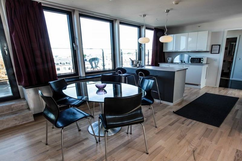 Manon Les Suites Guldsmeden Κοπεγχάγη Εξωτερικό φωτογραφία A kitchen in a serviced apartment in Berlin, Germany